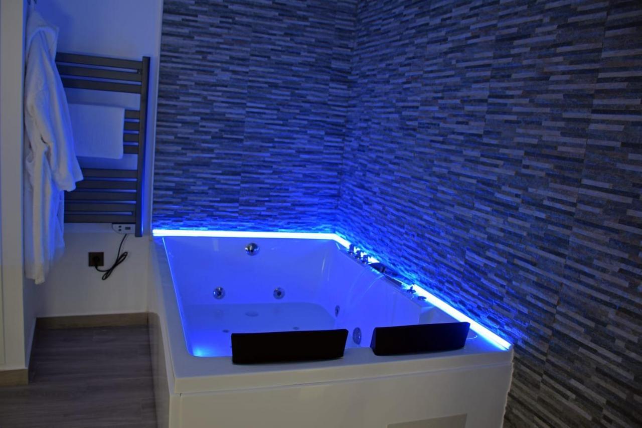 Alojamientos Lola, Suite Con Jacuzzi Benalup-Casas Viejas Esterno foto